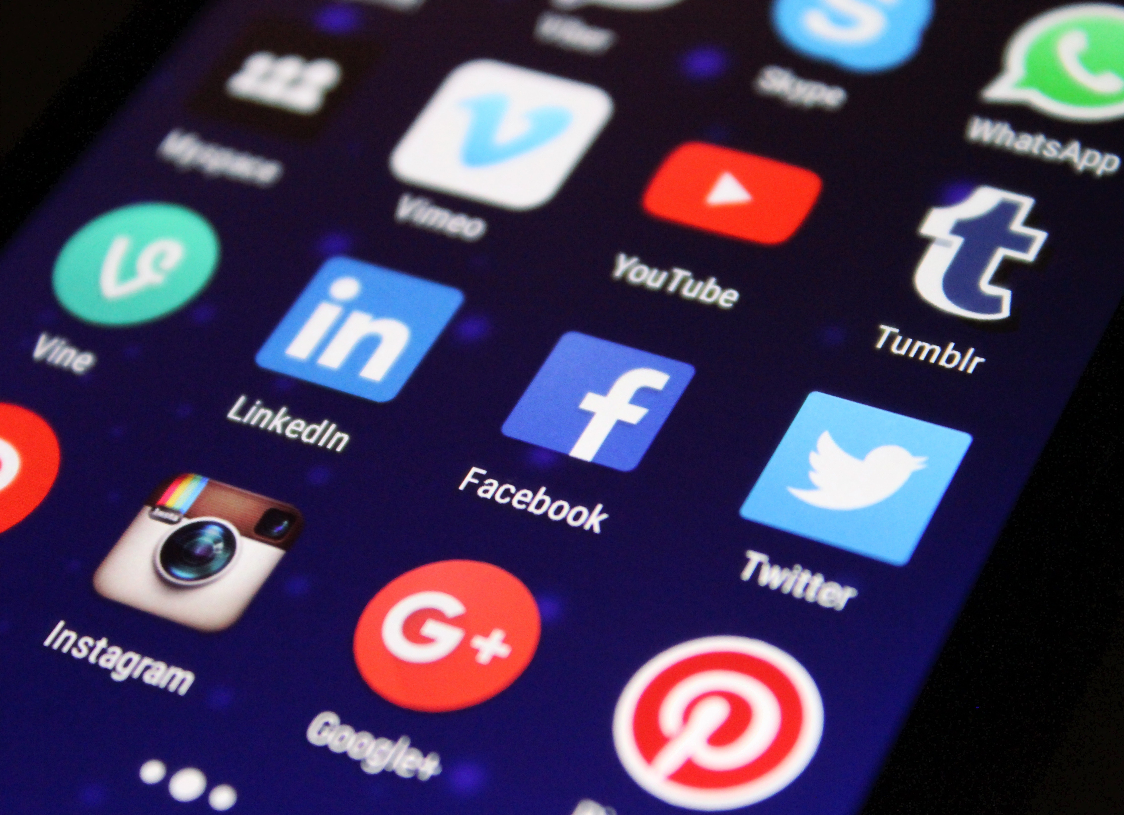 Facebook e Instagram nascondono i like: ma serve davvero?