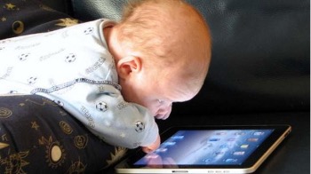 bambino digitale tablet rischi